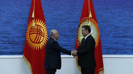 Əli Əsədov Qırğızıstan Prezidenti ilə görüşüb