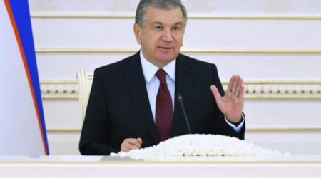 Мирзиёев распорядился наградить группу азербайджанцев