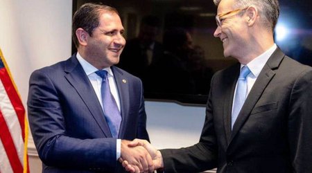 Armenian defense minister meets Pentagon deputy head