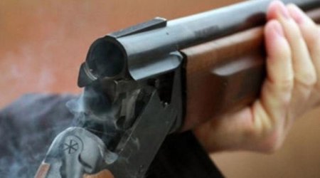 В Баку мужчина случайно выстрелил в себя из ружья