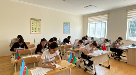 “Nar”ın dəstəyilə 10 abituriyent tələbə adını qazandı