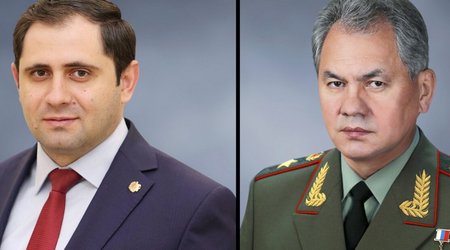 Russian, Armenian defense ministers hold telephone conversation