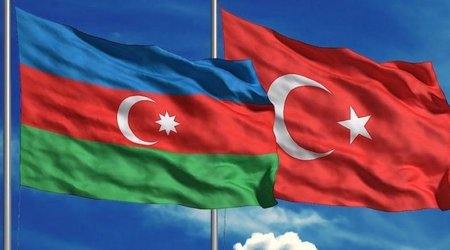 Состоялся телефонный разговор между министрами обороны Азербайджана и Турции