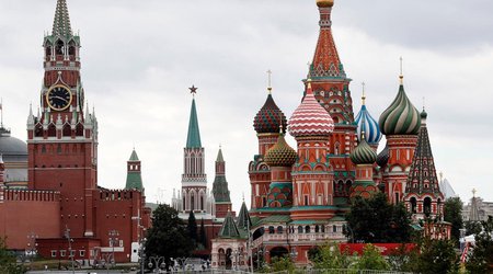 Kremlin: Handing call-up papers to detainees at rallies does not contradict Russian law