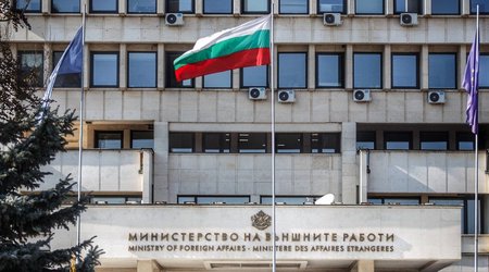 Bulgaria urges its citizens to leave Russia