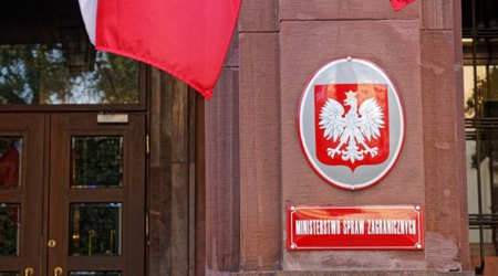 И Польша рекомендует своим гражданам покинуть Россию