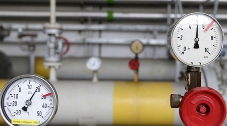 European Commission proposes to set price cap on gas from Russia