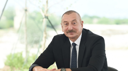 Президент Ильхам Алиев в Праге дал интервью азербайджанским телеканалам