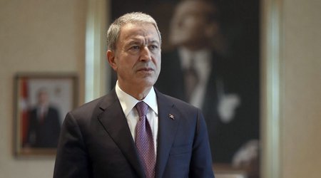 Defense Minister of Turkiye calls on Greece