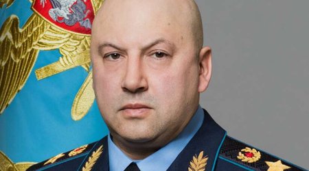 Суровкин не желает жертвовать российскими солдатами