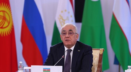 Асадов: Азербайджан готов к миру с Арменией, но ни пяди своей земли не отдаст