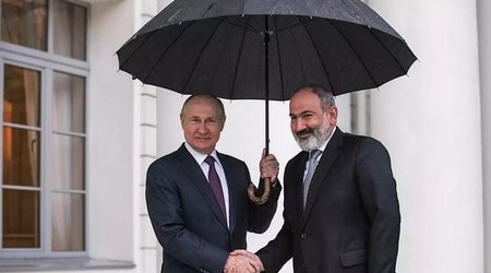 Putin, Pashinyan talk over phone