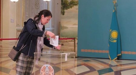 Qazaxıstanda növbədənkənar prezident seçkiləri keçirilir