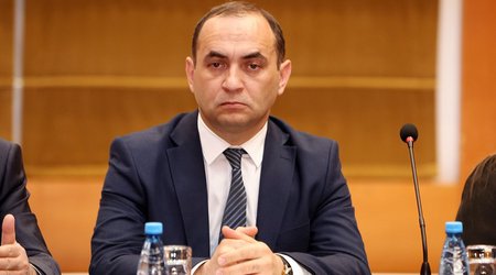 Депутат: Необходимо усилить сотрудничество с политическими партиями
