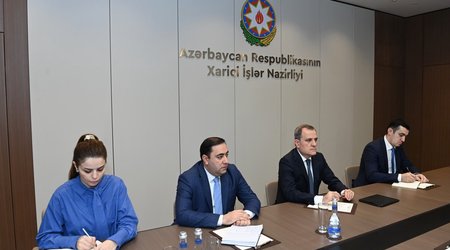 Ceyhun Bayramov Aİ-nin xüsusi nümayəndəsini Ermənistanın təxribatları barədə məlumatlandırıb