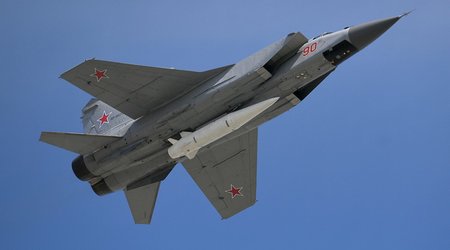 MIG-31 fighter jet crashes in Russia