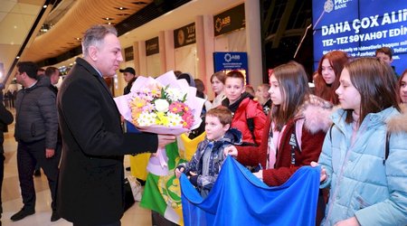 Ukraynadan bir qrup uşaq və gənc Azərbaycana gətirilib