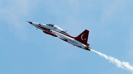 F-5 training fighter crashes in Turkiye