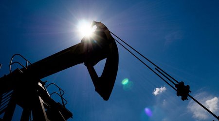 Oil prices rise