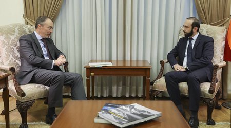 Mirzoyan Toivo Kları ilə Qarabağı müzakirə etdi