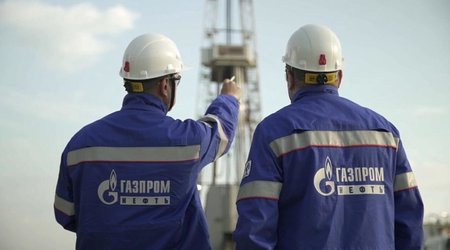 “Qazprom Neft” Rusiyada neft emalının həcmini artıracaq