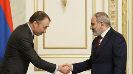 Пашинян обсудил с Клааром делимитацию с Азербайджаном