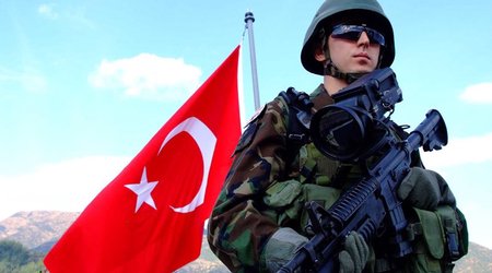Türk əsgəri daha 11 terrorçunu məhv etdi
