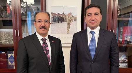 Hikmət Hacıyev Türkiyə səfiri ilə görüşüb