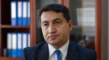Hikmət Hacıyev Baydenin müşaviri ilə sülh danışıqlarını müzakirə etdi