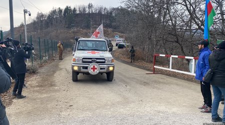 BQXK-nın daha üç avtomobili Xankəndi-Laçın yolunda maneəsiz şəkildə hərəkət edib