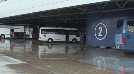 В преддверии Нового года на Бакинском автовокзале образовались очереди