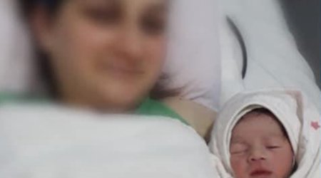 Первый ребенок, родившийся в Азербайджане в новом году