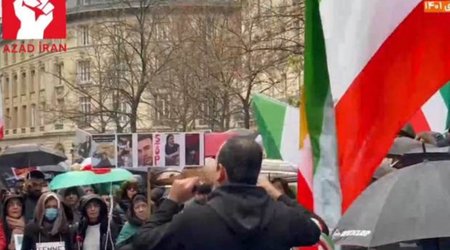 Иранцы во Франции уже 12 недель протестуют против режима мулл