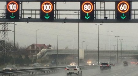 В Баку на некоторых дорогах снижен скоростной режим