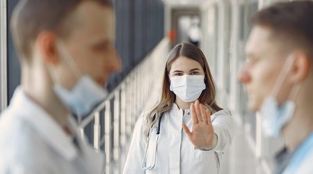 WHO recommends isolating coronavirus patients for ten days