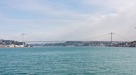 Ukrayandan gələn gəmi İstanbulda qəza törədib