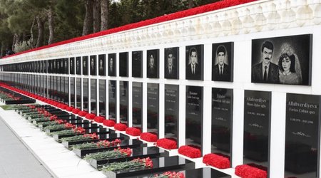 "20 Yanvar" hadisələrindən 33 il ötür - CANLI YAYIM 