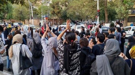 Three female journalists detained in Iran