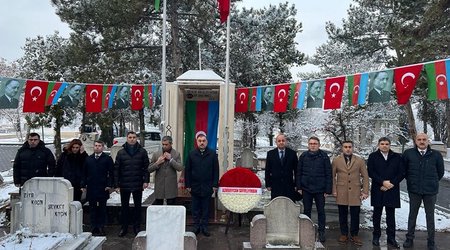 Səfir Rəsulzadənin qəbrini ziyarət edib - FOTO