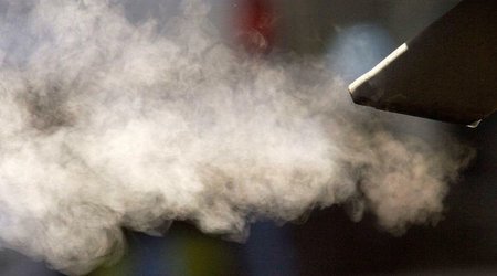 Сотрудники МЧС спасли в Баку отравившихся угарным газом детей