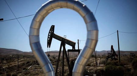 Azerbaijani oil price drops