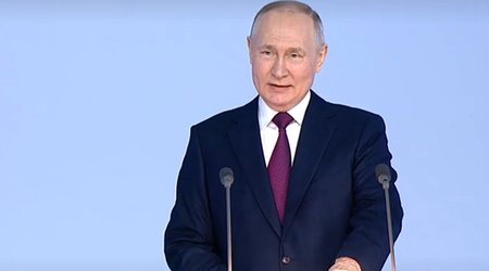 Putin Federal Məclisə müraciət edir - Canlı