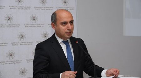 Эмин Амруллаев: В Азербайджане более 800 школ находятся в аварийном состоянии