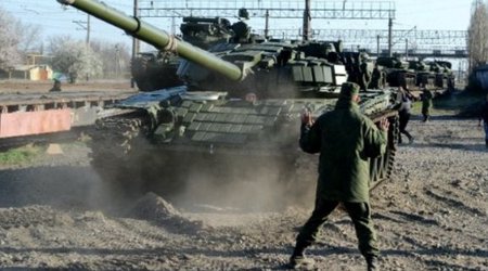 T-72 tank placede in front of Russian embassy building in Germany taken away