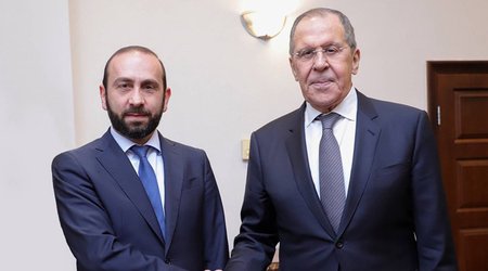 Mirzoyan Lavrovla görüşdü