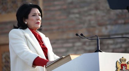 Gürcüstan Prezidenti xarici agentlər haqqında qanun layihəsinə etiraz edənləri dəstəkləyib
