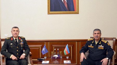Azərbaycanın müdafiə naziri NATO nümayəndəsi ilə görüşüb