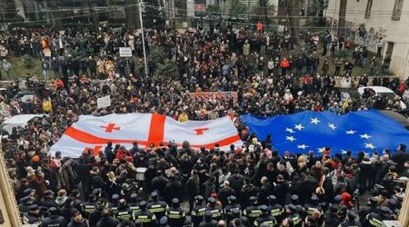 EU flag burnt in front of Georgian Parliament