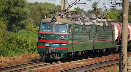 Мужчина погиб при столкновении поезда с трактором в Шабране