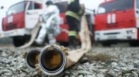 В Баку в доме произошел пожар, есть пострадавшие
